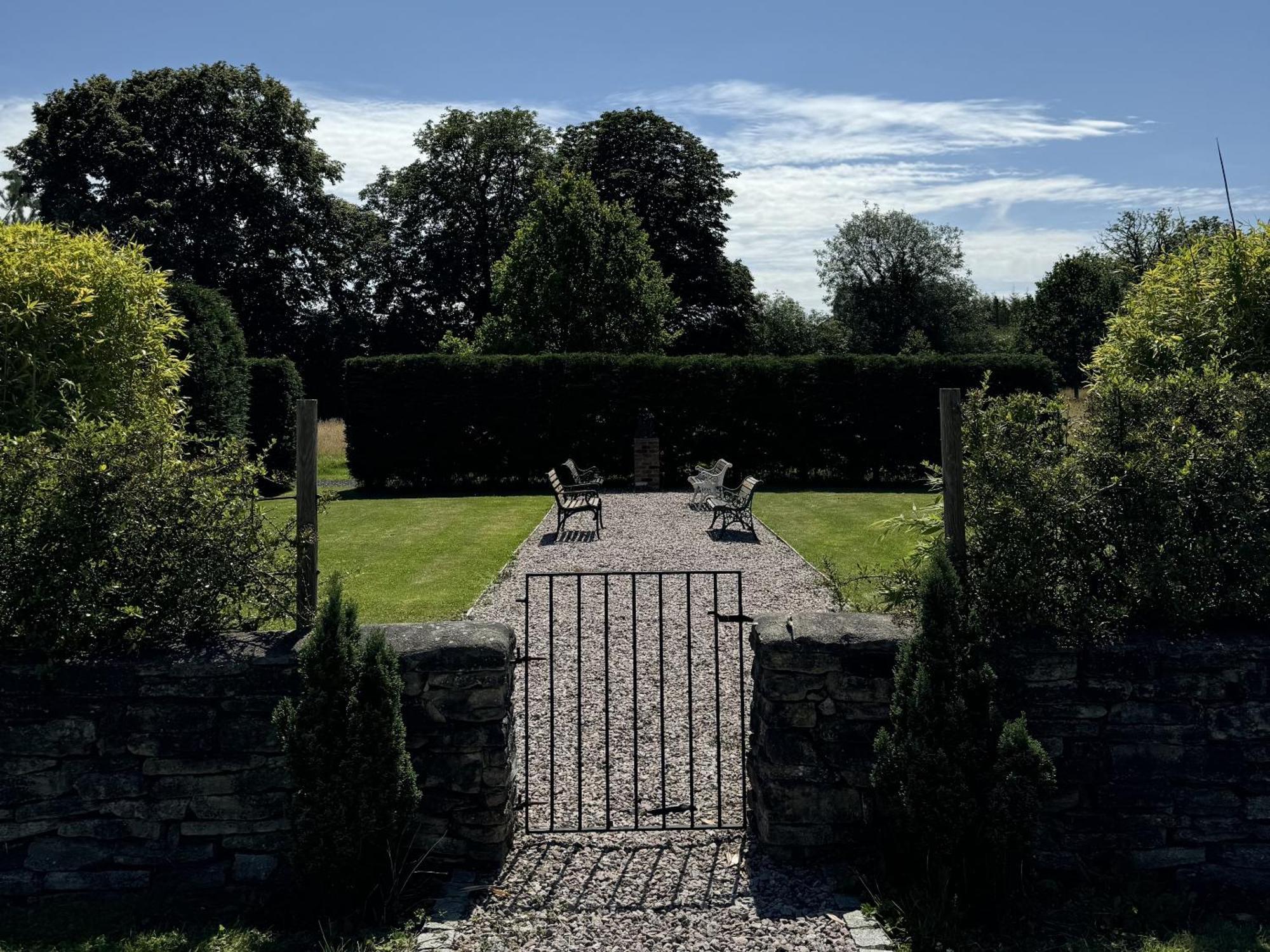 Hookwood Lodge Horley Buitenkant foto